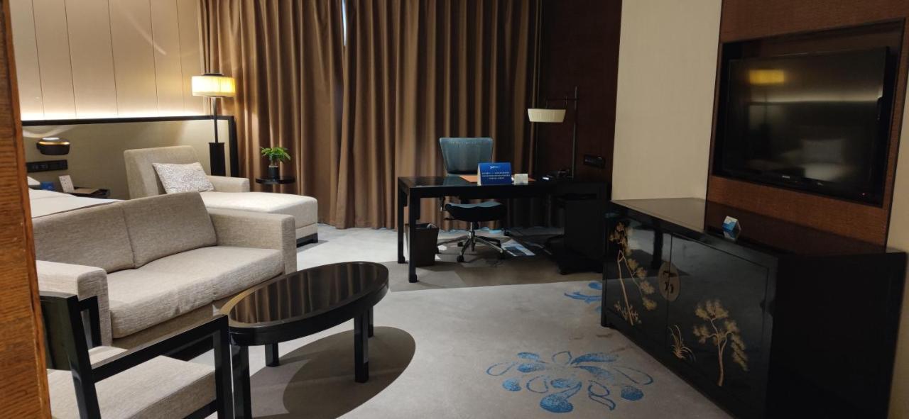 Chongqing Ronghui Grand Hotel Екстер'єр фото