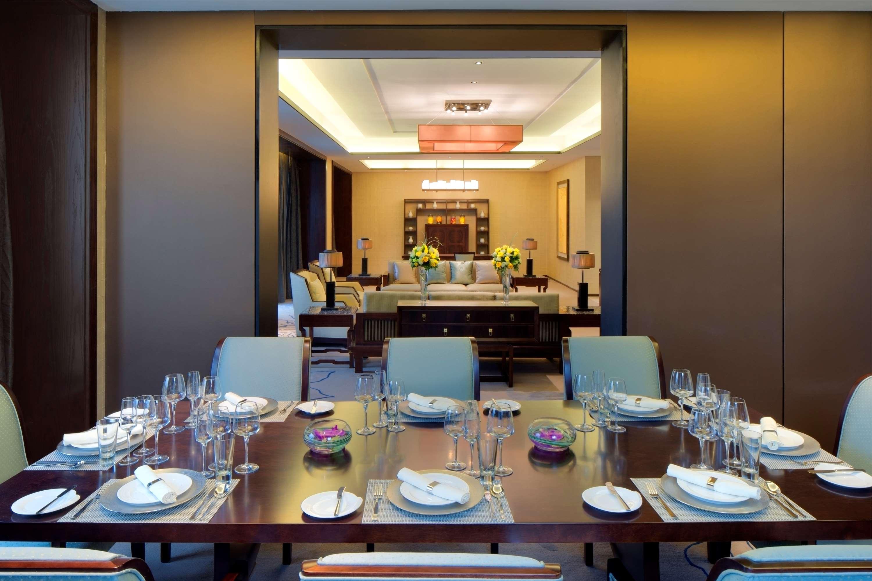 Chongqing Ronghui Grand Hotel Екстер'єр фото