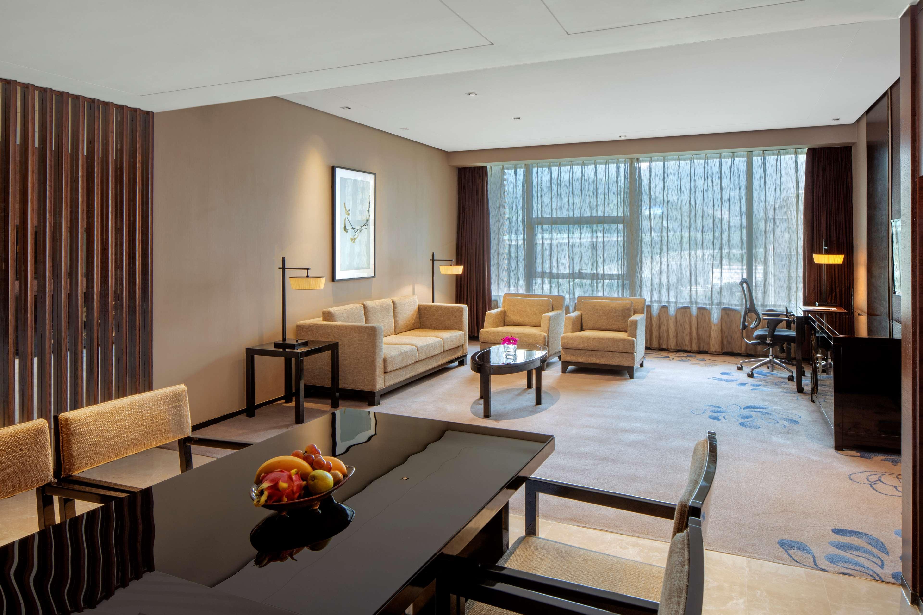 Chongqing Ronghui Grand Hotel Екстер'єр фото